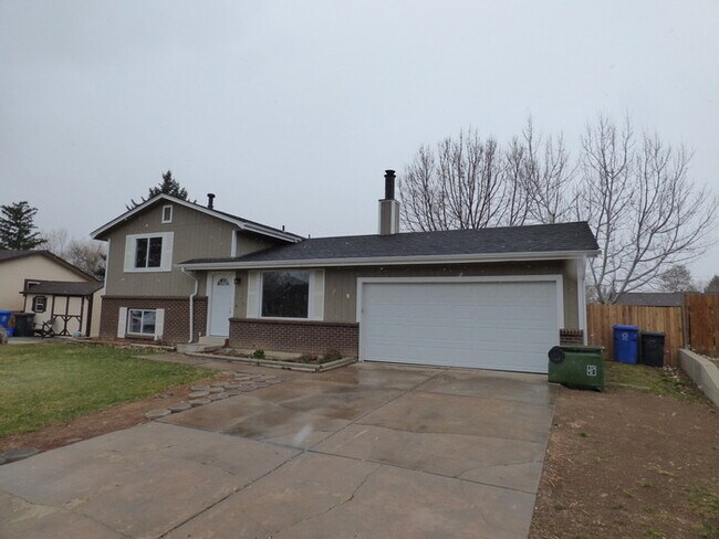 Photo - Spacious 4 Bed/2 Bath Home in North Loveland