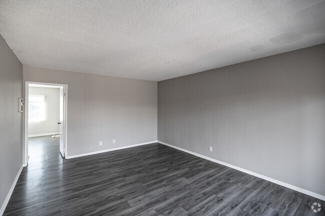 3BR, 1BA - 750SF - Living Room