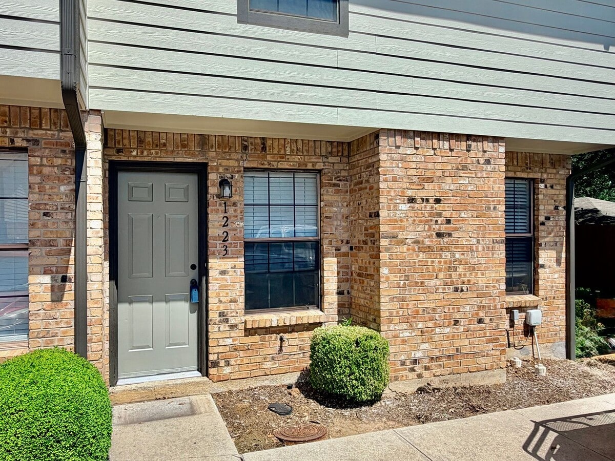 Photo - 1223 Dallas Dr