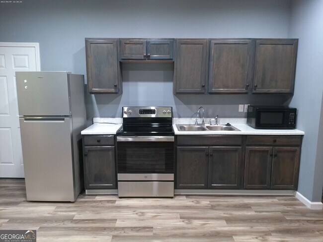 Photo - 1471 Cliffview Ter Unit B