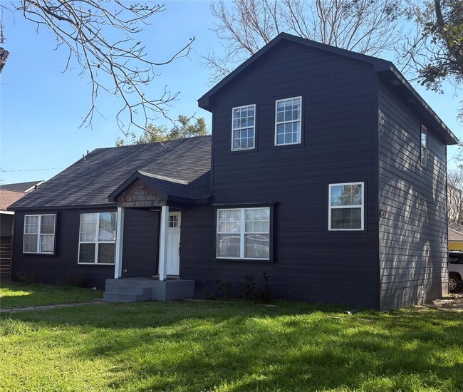 Building Photo - 302 Moody St