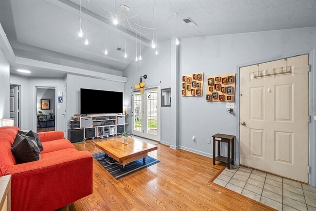 Photo - 302 Northwind Dr
