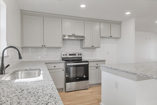 Photo - 311 Church St