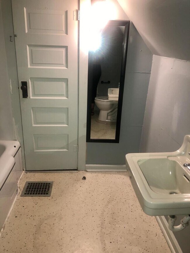 Photo - 615 N Lincoln St Unit 3