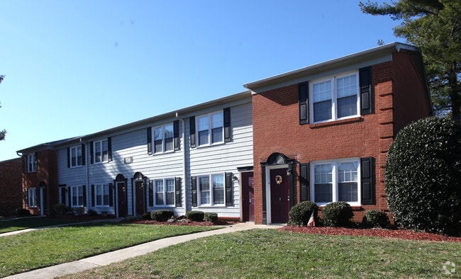 Clemmons Trace Village Apartments