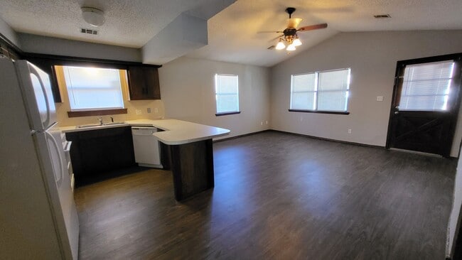 Photo - Easy Access ~ 3 bedroom 1 bathroom Unit A