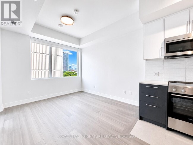 Photo - 664 Spadina Ave. Unit 903
