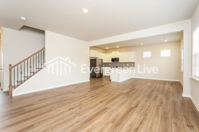 Photo - 5579 Hydrangea St