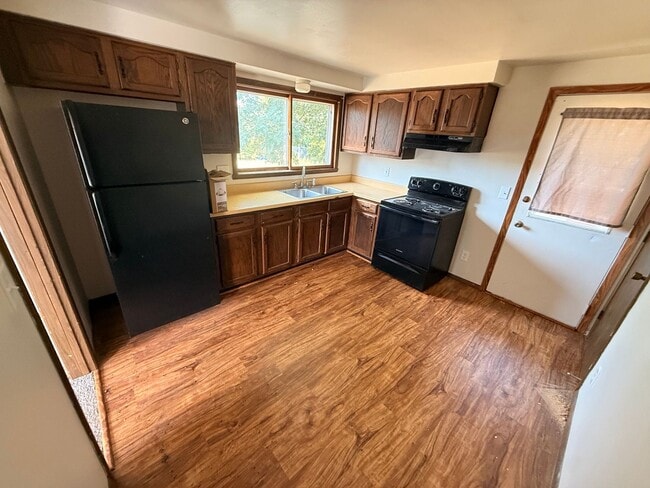 Building Photo - 2014 Sherri Ct Unit 101
