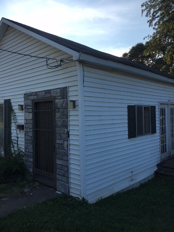 Building Photo - 811 E Main St Rental