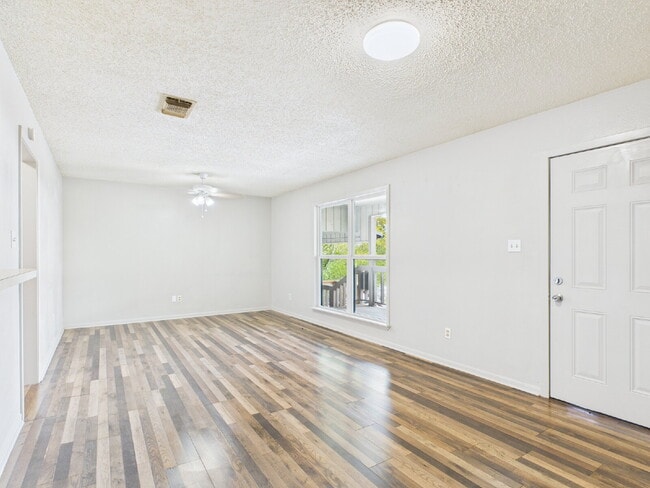 2/1 Upstairs Unit Ready Now - 2/1 Upstairs Unit Ready Now Apartamento Unidad 6