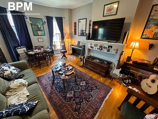 Photo - 669 Massachusetts Ave