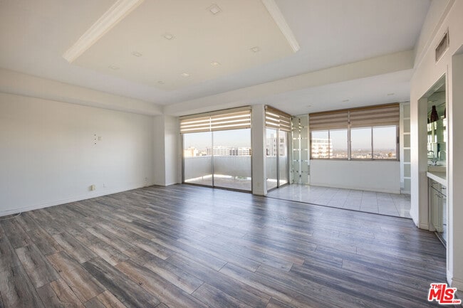 Photo - 7250 Franklin Ave Unidad 702
