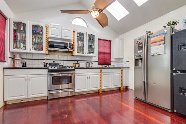 Kitchen - 201 E Eagle St