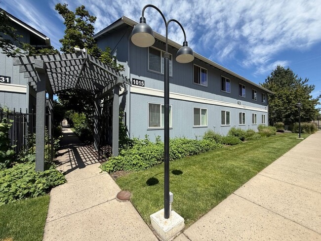 Building Photo - 1015se4 Unit 1015se4