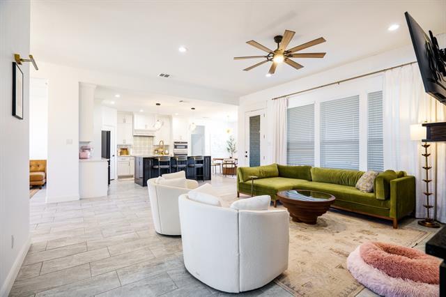 Photo - 1523 Carter Dr