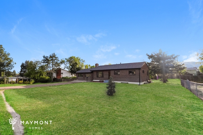 Photo - 220 Cunningham Dr