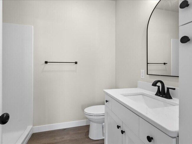 Photo - 8 Jaro Wy Unit 202