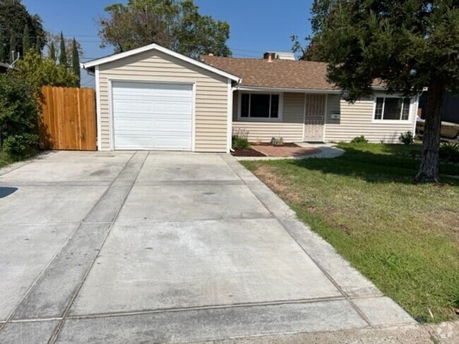 Building Photo - Spacious 2 bed 1bath home in the well desi...