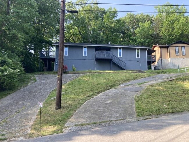 Tusculum Duplex - Tusculum Duplex House