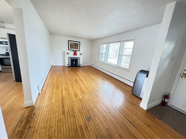Photo - Upper level-73 Eugenia Street Barrie