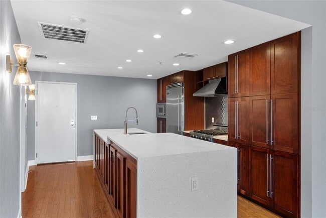 Photo - 1120 E Kennedy Blvd Unit 1221