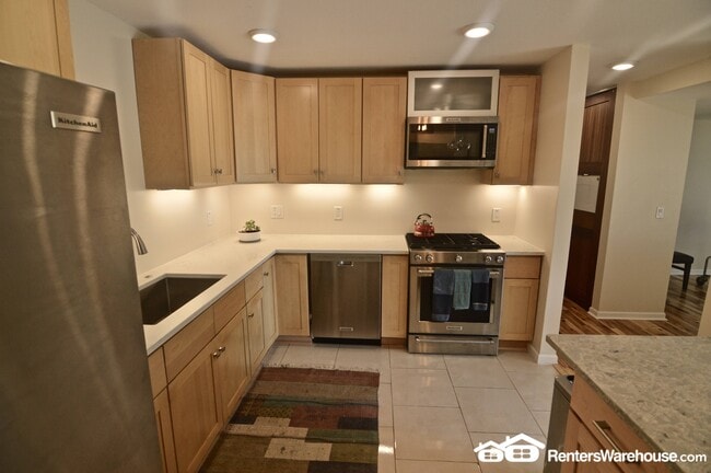 Photo - 4201 Lakeside Ave N Unidad Apt 111