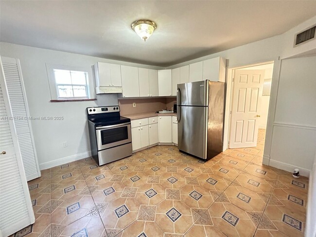 Photo - 1919 Thomas St Apartment Unit 4