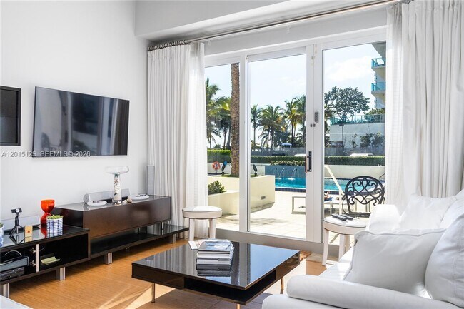 6917 Collins Ave Unidad L-103