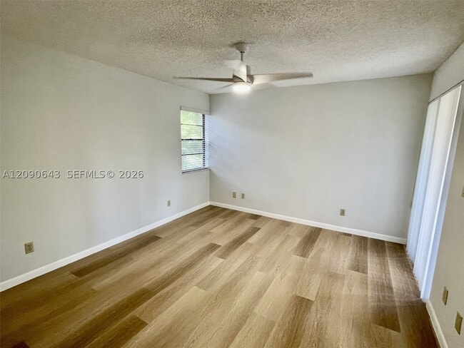Photo - 2160 Bayberry Dr