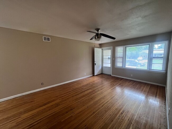 Photo - Cute 3 bedroom, 1 bath home