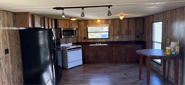 Photo - 112 W Spruce