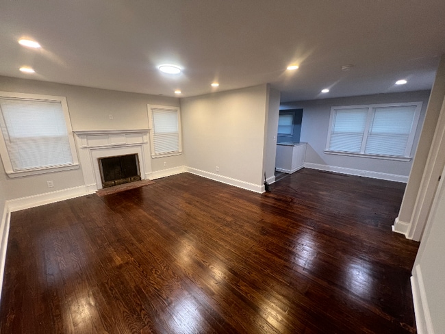 Photo - 810 W Rankin Ave