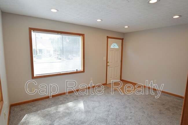 Photo - 2473 Renwood Pl
