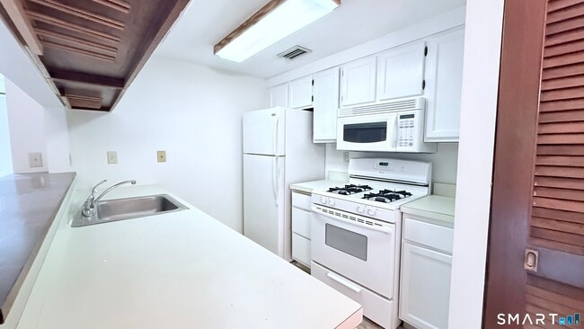 7 Little Oak Ln Unit 7