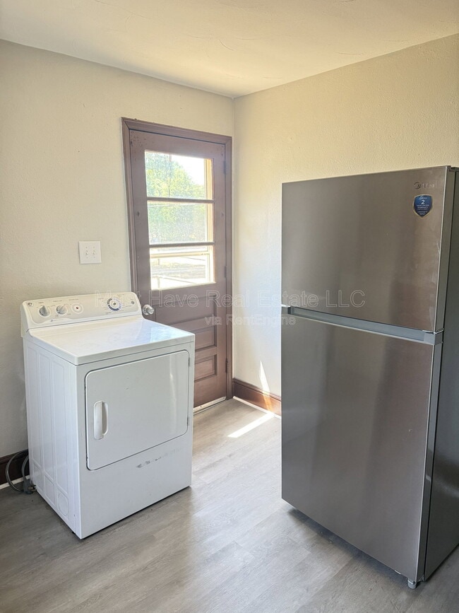 Photo - 1255 22nd St NE