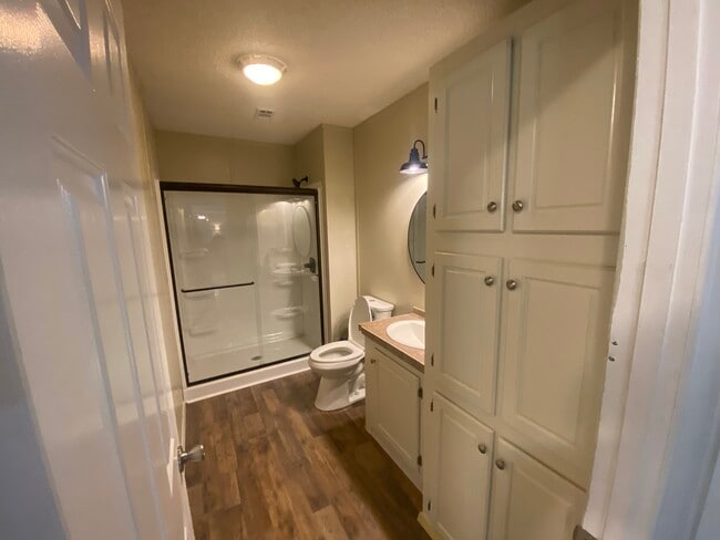 461 Crewlake Loop