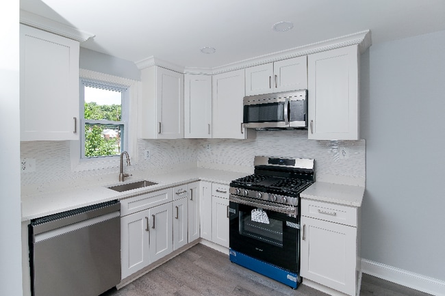 Photo - 9749 52nd Ave