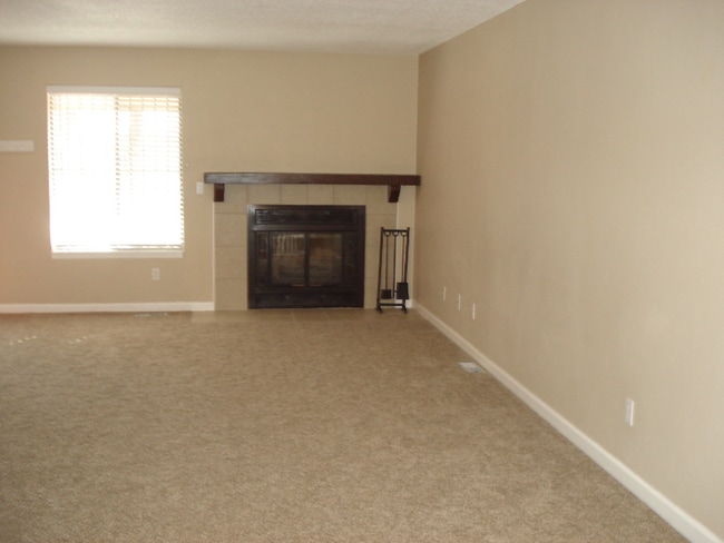 32 E Old Broadmoor Rd