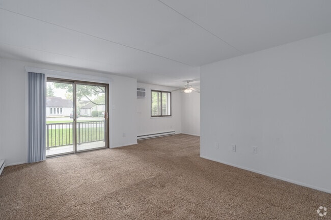 1BR, 1BA - 875SF