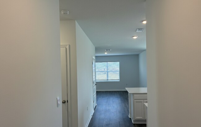 Photo - 1254 Alstonia Ln