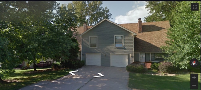 FRONT HOUSE - 8 NE 62nd Pl Unit 6