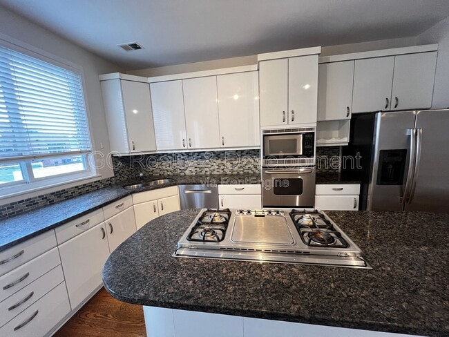 Photo - 1423 W Oakdale Ave Unidad 2