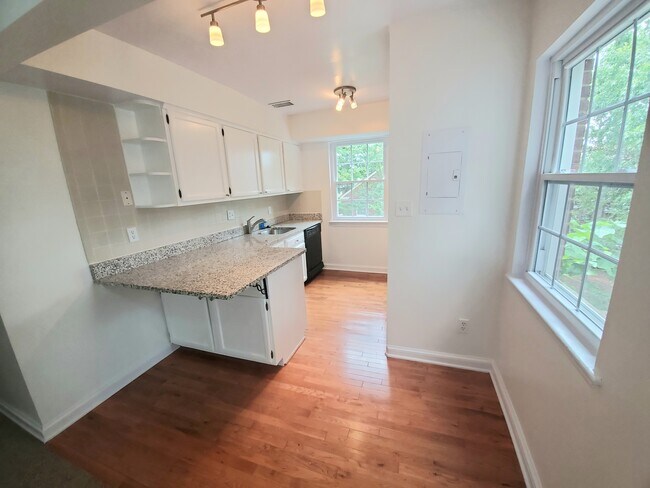 Photo - 2107 N Taft St Unit 16