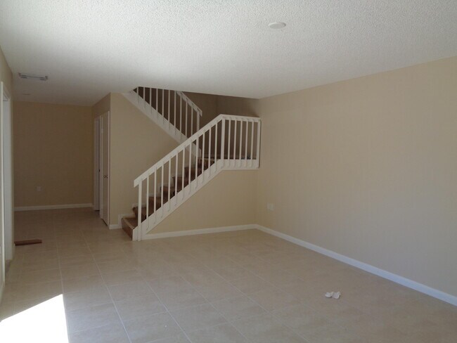 Photo - 505 5th Way
