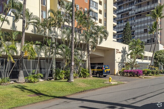 Photo - Hale Kulanui