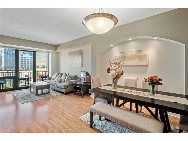 Building Photo - 500 500 E Grant St Unit 708 Rental