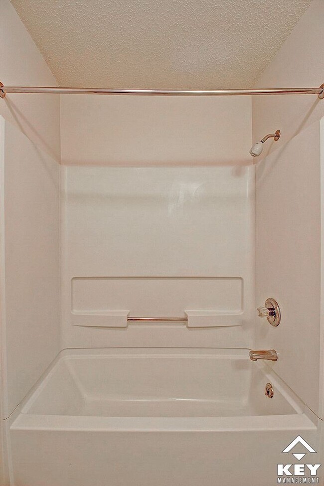 Prairie Village Apartments Hutchinson, KS