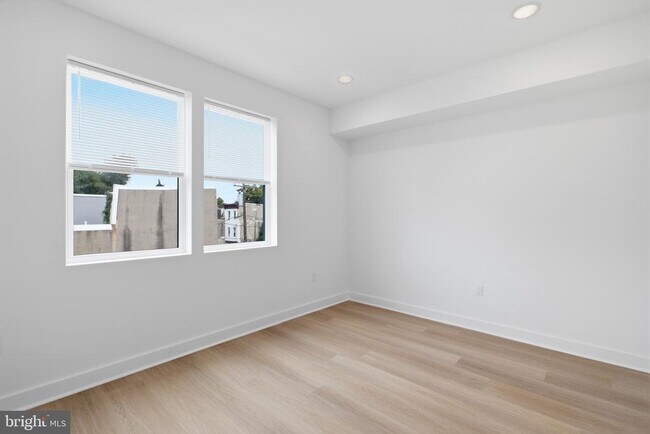 Building Photo - 2251 N 12th St Unit 3