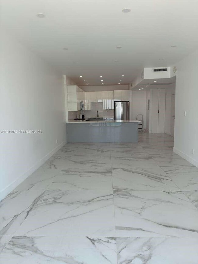 Photo - 19370 Collins Ave Unit PH-3